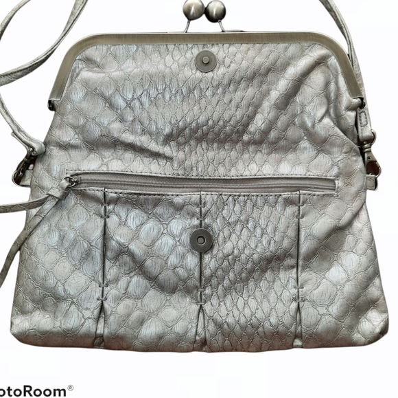 🟢3/$30 JESSICA SIMPSON silver crossbody - Picture 3 of 8